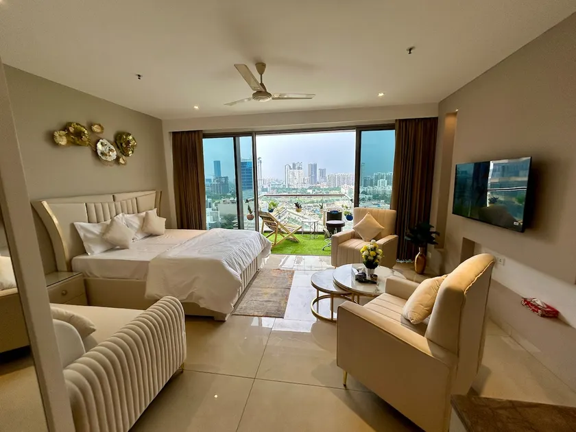 Highrise Heaven 16th Floor with Garden Patio 3 - Image 1