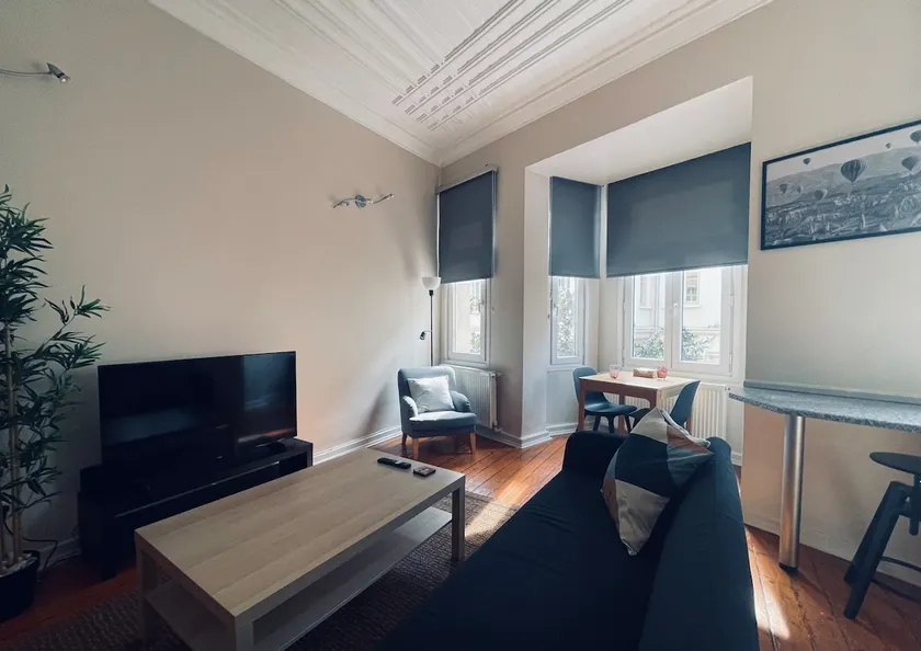 Cozy 1-Bedroom in Historical Nişantaşı Building - Image 1