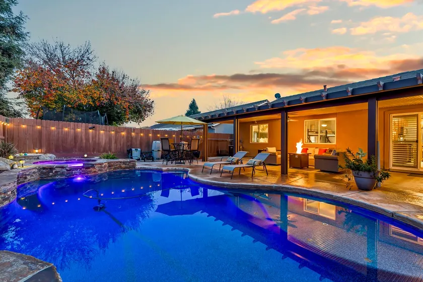 Relaxing Oasis w/Pool & Hot Tub in Visalia - Image 1
