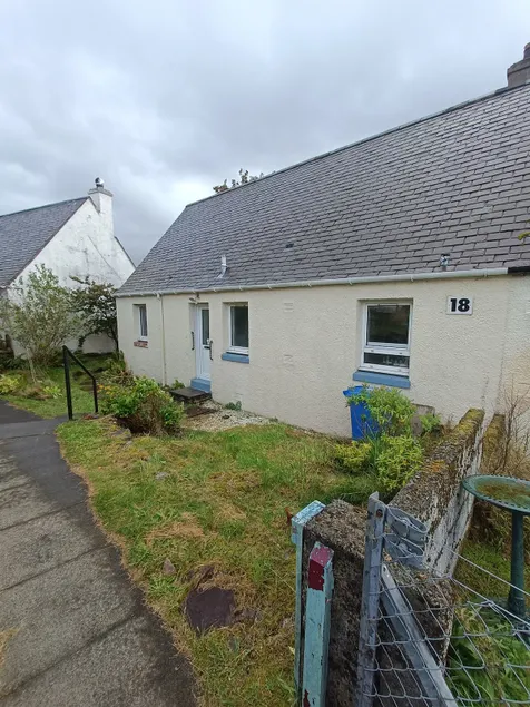 2-Bed Near Skye Bridge | Wi-Fi, Parking & 2 Shower - Image 1