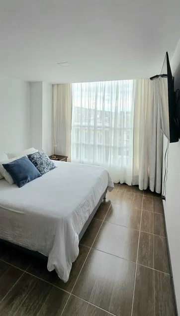 Modern apartment-close to downtown - Image 1