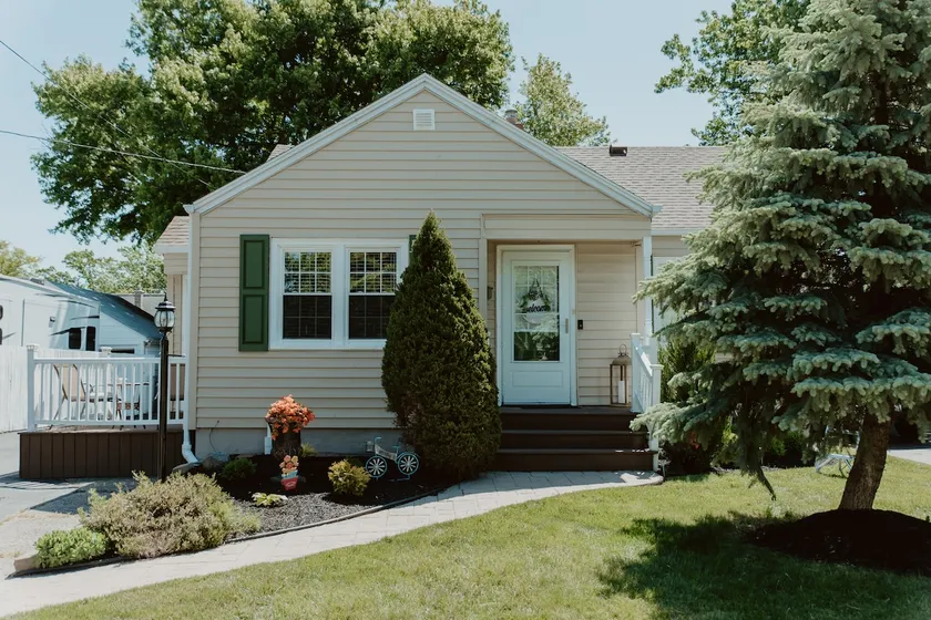 Home in the Heart of the Village - Image 1