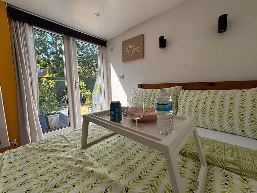 Private Guest Suite in Bletchley, Milton Keynes - Image 1