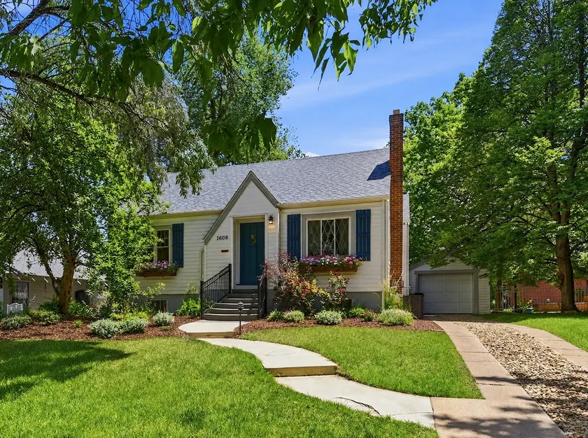 Charming Historic Cottage • Cozy Family Getaway! - Image 1