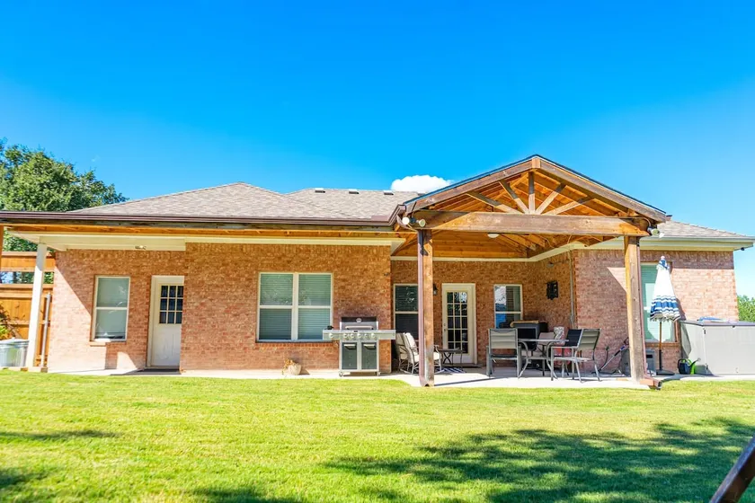 Corinth 3BR | BBQ Grill + Backyard & Playground - Image 1