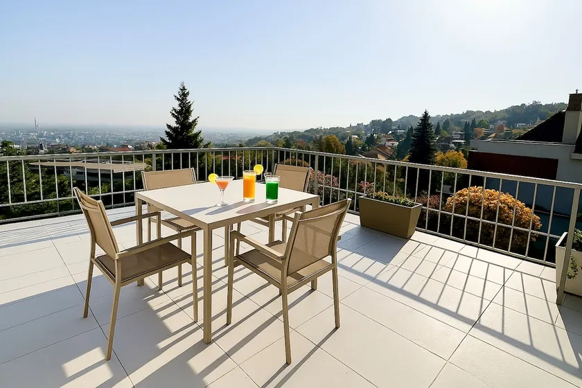Luxury Penthouse on Rosehill with free garage - Image 1