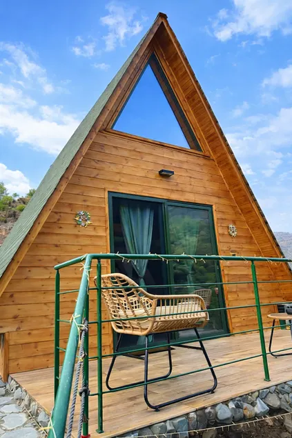 Romantic Mountain Cabin with Swimming Pool Access - Image 1