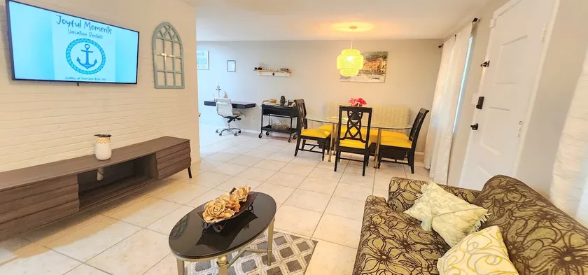 #27 House Breeze Getaway/free parking - Image 1