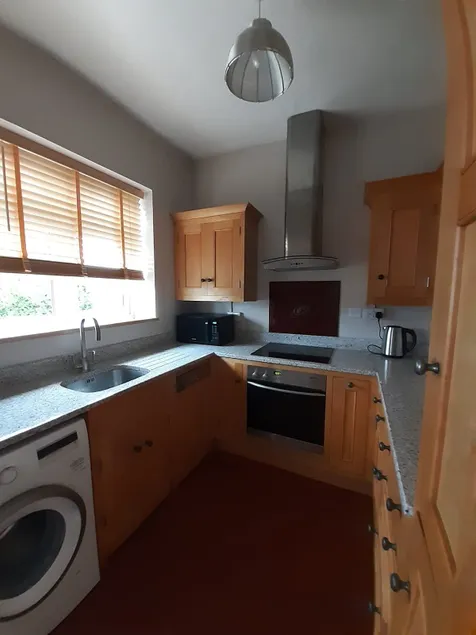 Great transport links, quiet location, EV charging - Image 1