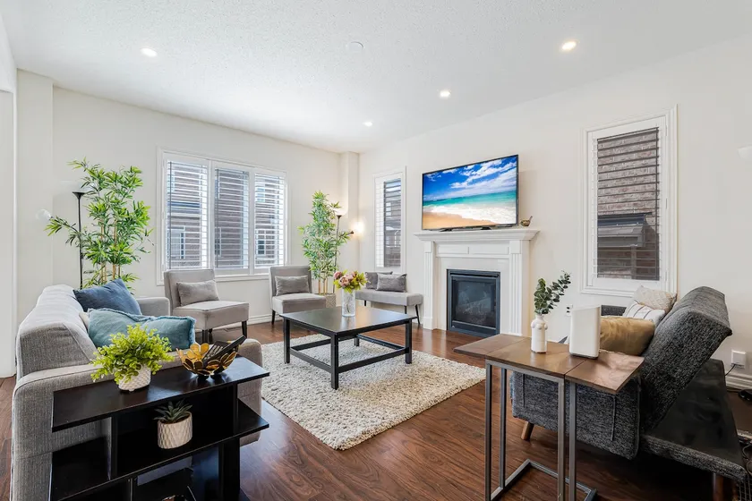 Optimal 3BR Milton Home Near Downtown Core - Image 1