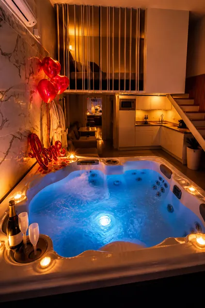 Villa Bono Romantic Suite & Private Jacuzzi - Image 1