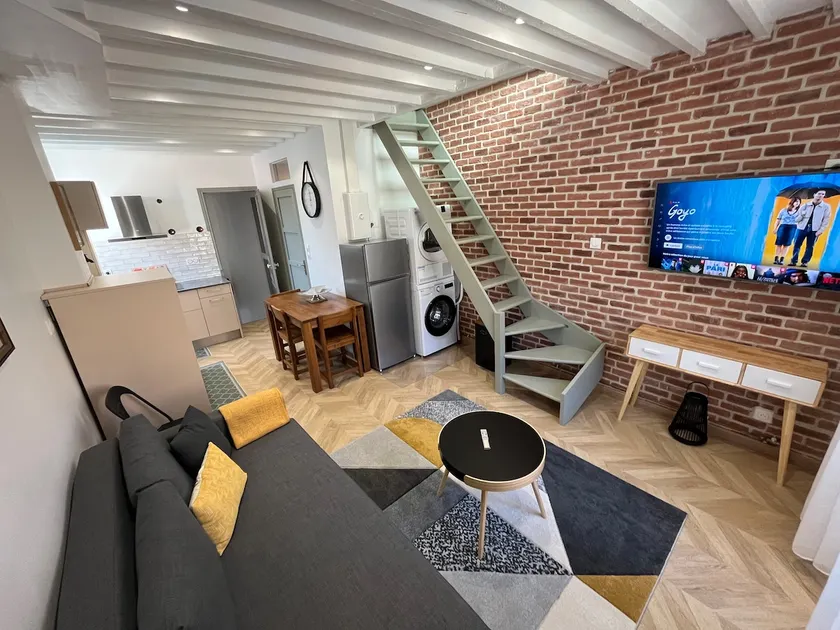 New apartment in Palaiseau - Direct access to Paris - Image 1