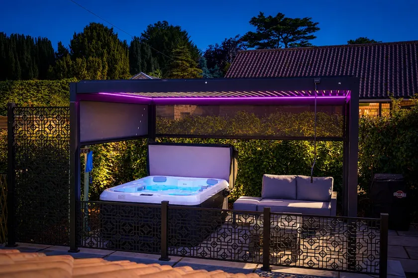 Luxury Country Cottage Hot Tub Spa Retreat | York - Image 1