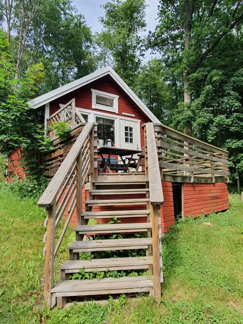 Adjacent to the forest & Göta canal - Image 1