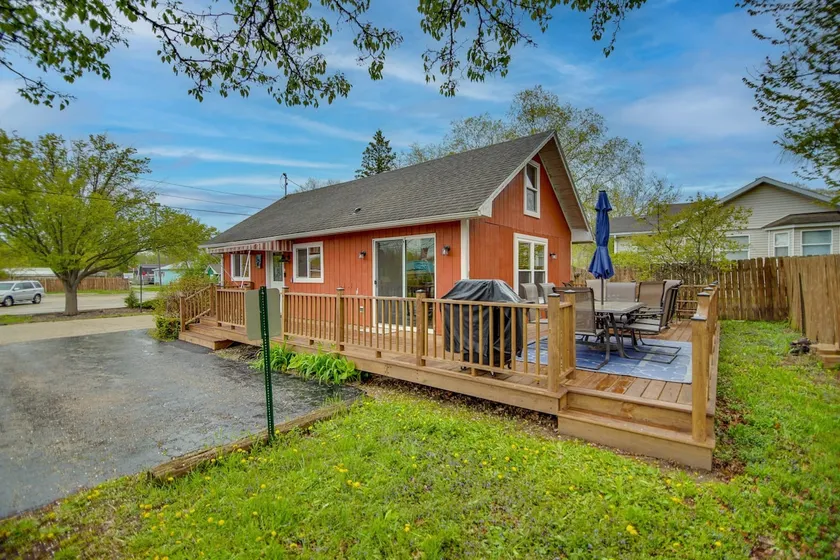 Rustic Cottage Downtown Twin Lakes - Image 1