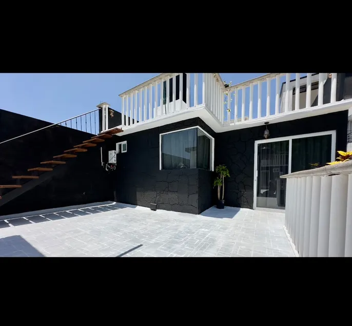Mini Apartment with a Patio and Terrace with a Beautiful View - Image 1