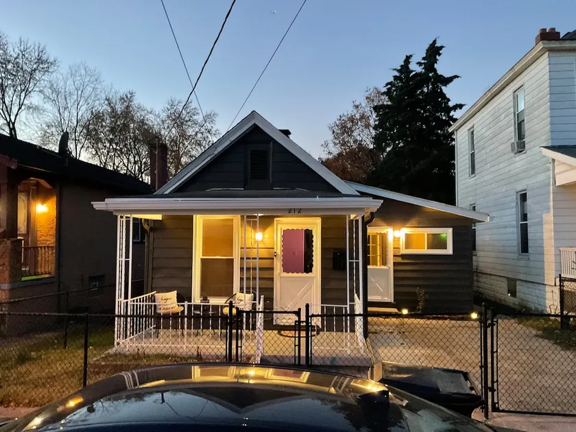 Modern Farmhouse - Image 1