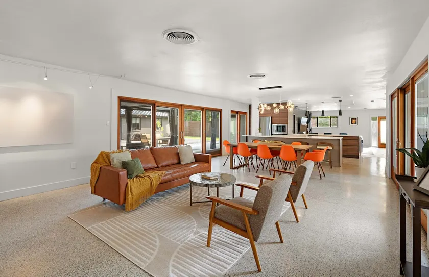 Private 5BR Estate with Detached Guest Suite - Image 1