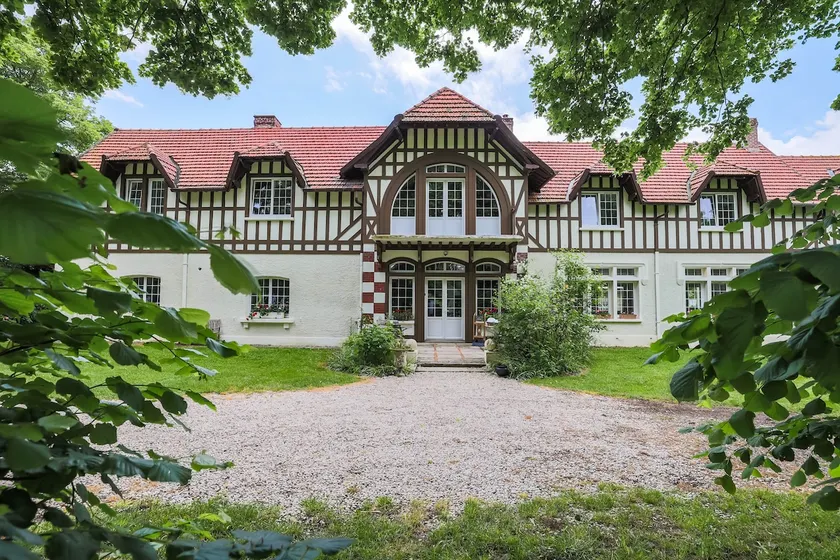 Beautiful country home - Image 1
