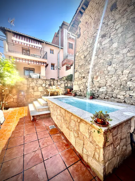 Country house with pool. We accept pets - Image 1