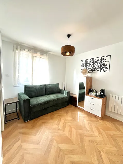 Charming air-conditioned studio on the outskirts of Paris - Image 1