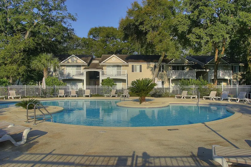 Island Adventure - Your Poolside Escape! - Image 1