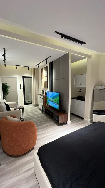 A quiet home with a modern character - Image 1