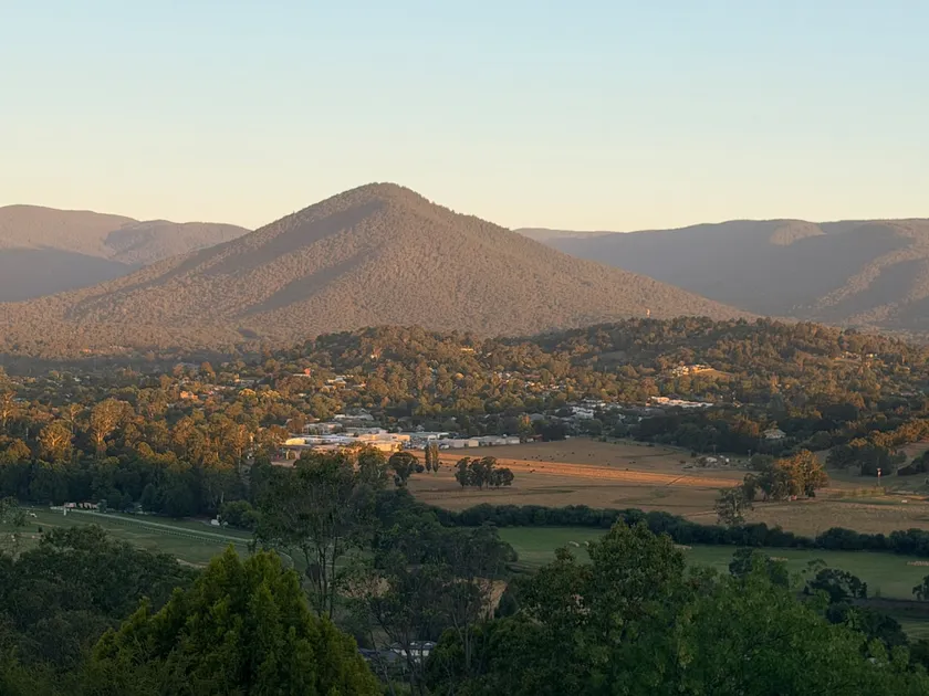 Beauty of Healesville Suite 4 - Image 1