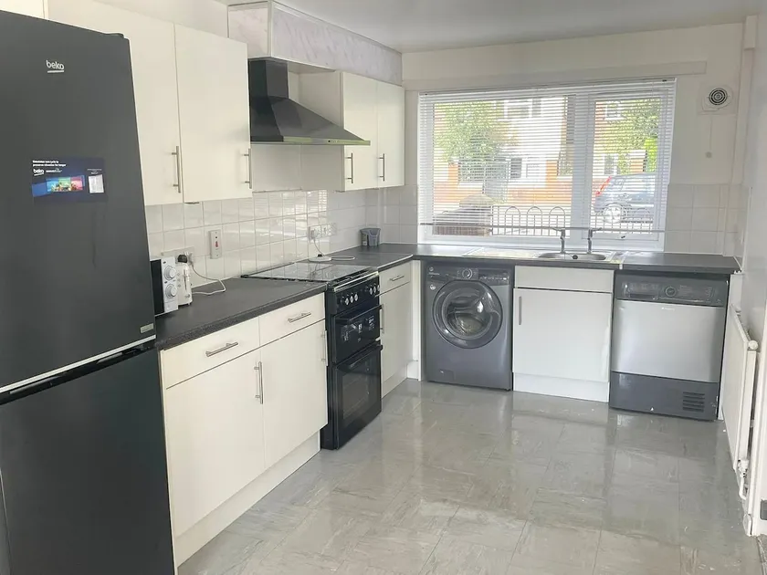Manchester Holiday Home - Image 1