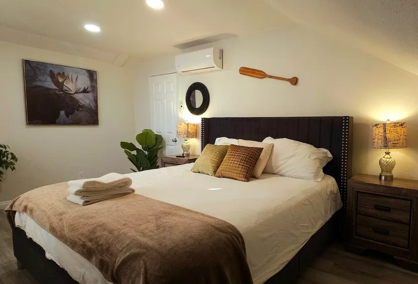 Private Entrance kingbed close Oldtown Alhambra! 2 - Image 1
