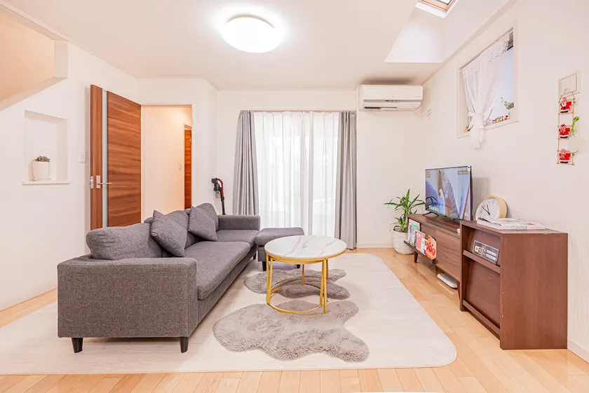 Detached villa, 6 minutes walk to Warabi Station, 20 minutes direct to Ueno, Akihabara, Tokyo, 3 minutes walk to a 24-hour supermarket, free parking - Image 1