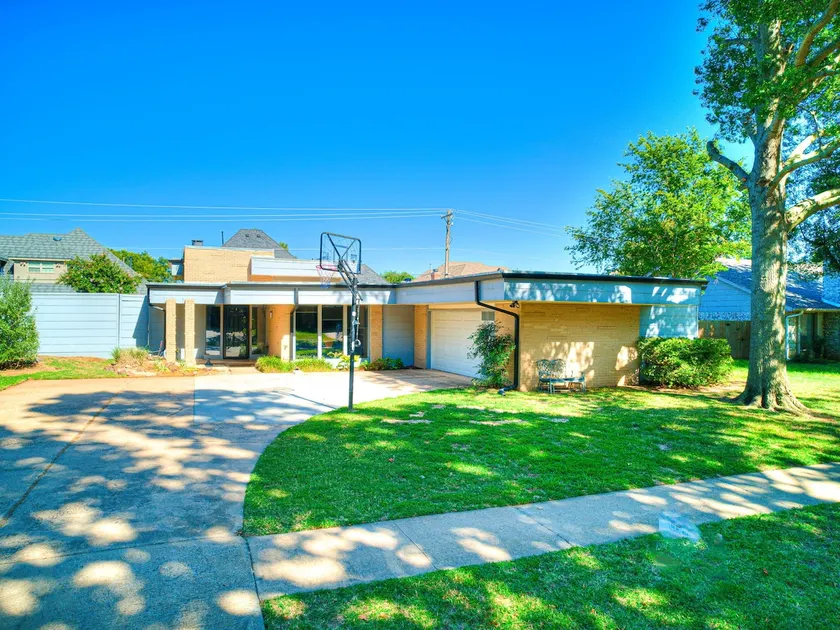 Boho Haven House - Sleeps 6 in a safe neighborhood - Image 1