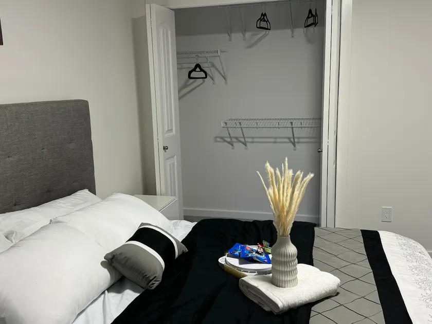The Clean, Cozy King Suite - Image 1