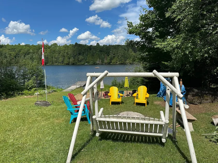 Private waterfront cottage near Bancroft - Image 1
