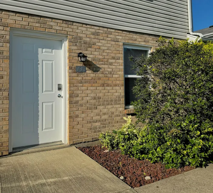 Charming Townhome - Image 1