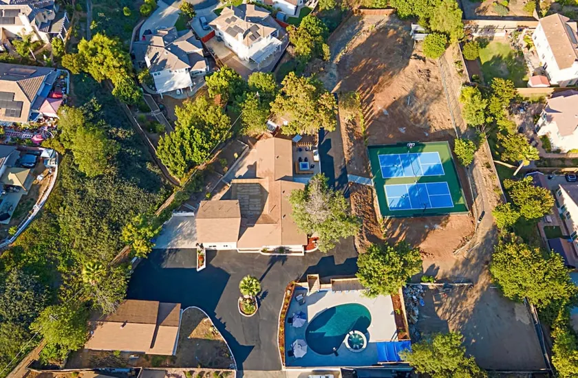 Luxury Home. Pickleball Courts, Resort Pool, etc. - Image 1