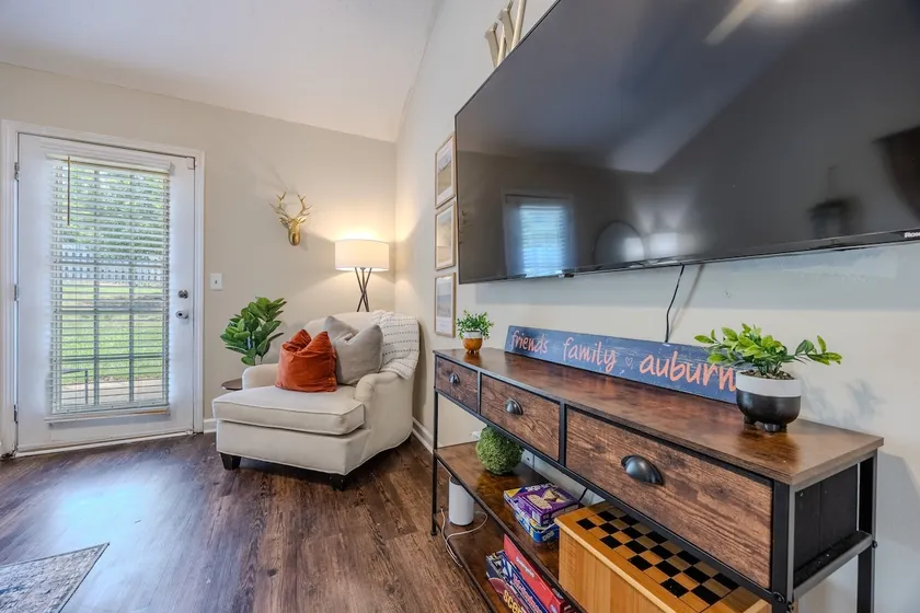 Along the Way – 3BR/3BA Auburn Townhome - Image 1