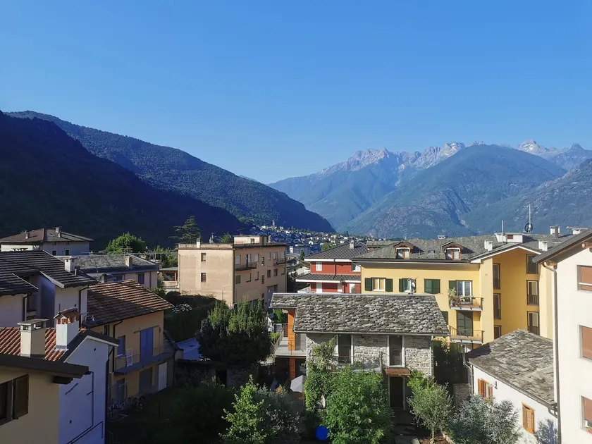 Apartment in Chiavenna - Image 1