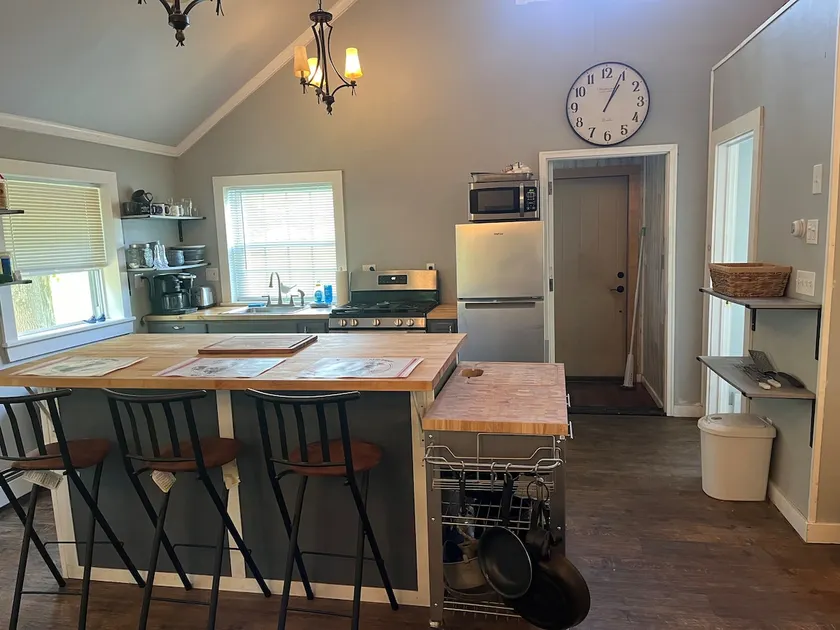 Charming Country Cottage - Image 1