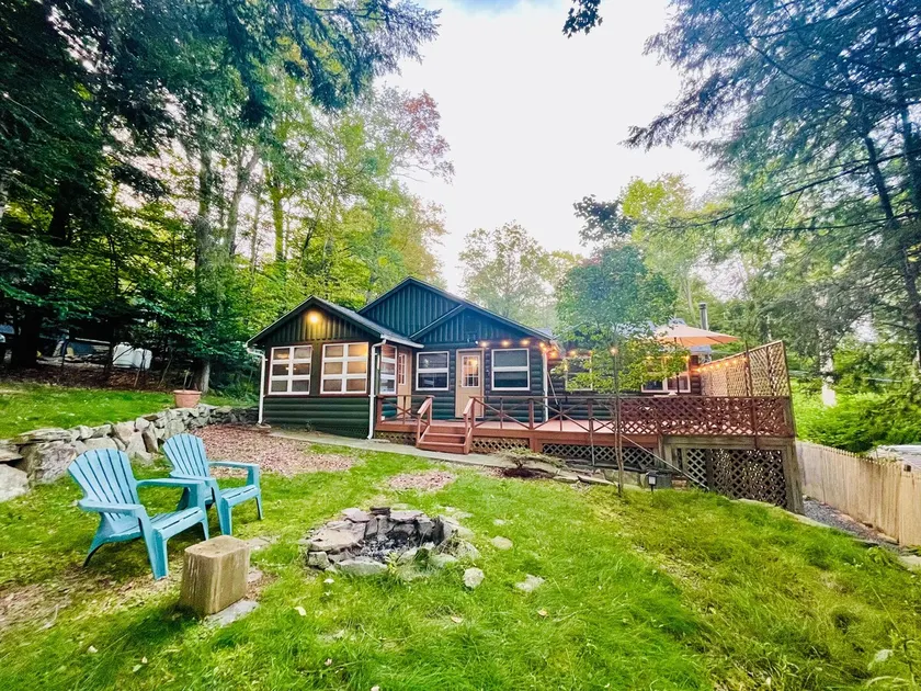 Green House Retreat | BBQ • Dogs • Family - Image 1