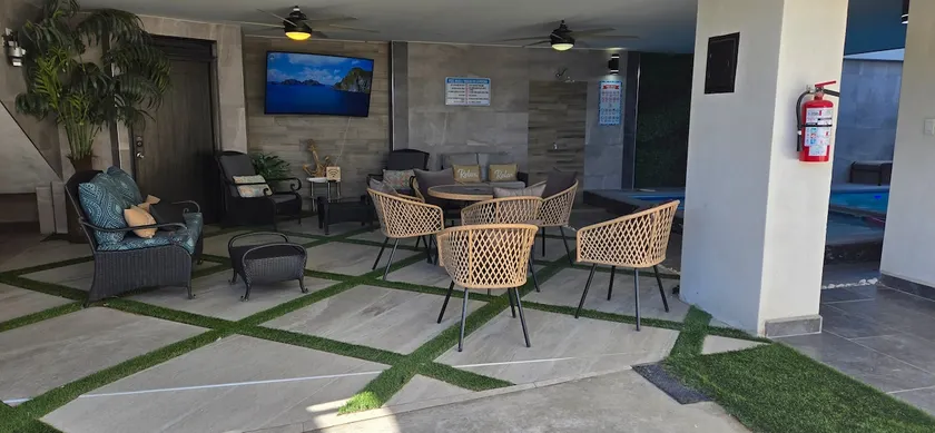3BR Sonora Desert Apartment/POOL/parking - Image 1