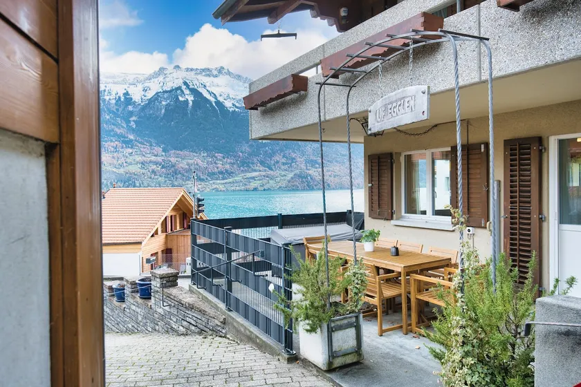 4.5-room apartment on Lake Brienz with lake view - Image 1