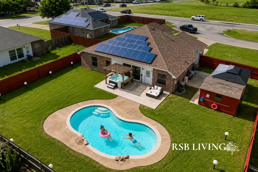 5BR Holiday Getaway in DeSoto with Pool, Hot Tub & Cinema - Image 1
