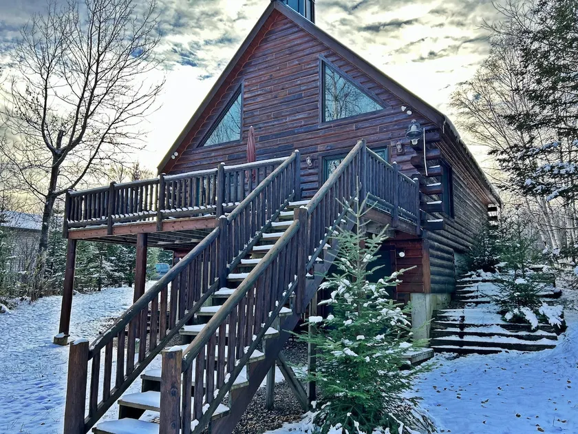 Relaxing Log Cabin on Willow Lake WiFi, AC - Image 1