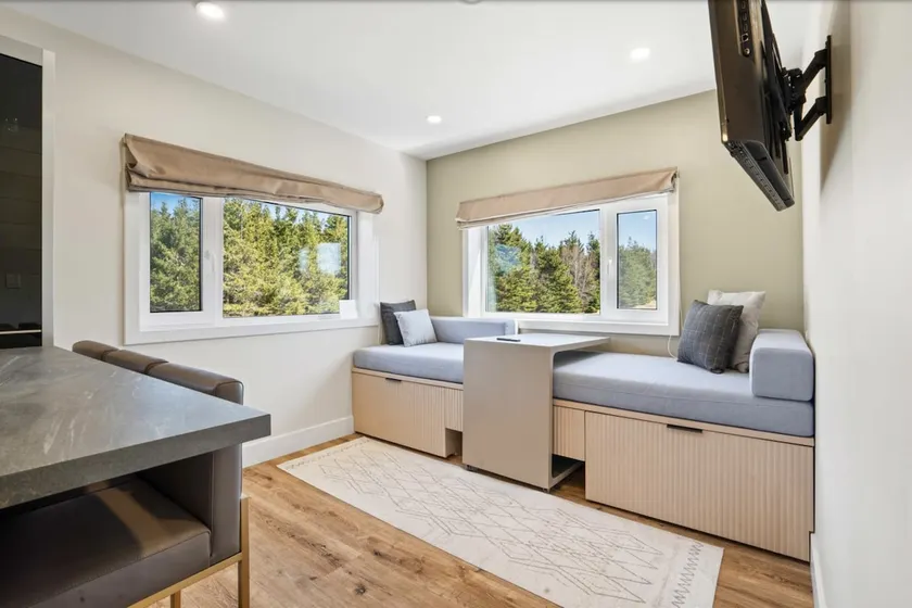 Opulence Suite-Luxury New Build with Riverview - Image 1