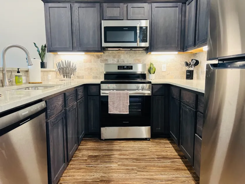 Amazing Townhome GREAT Location - Image 1
