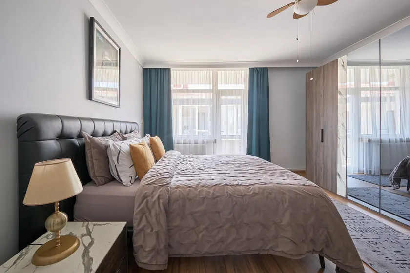 8 KairaHomes Spacious 3-Bedroom Family Suite - Image 1