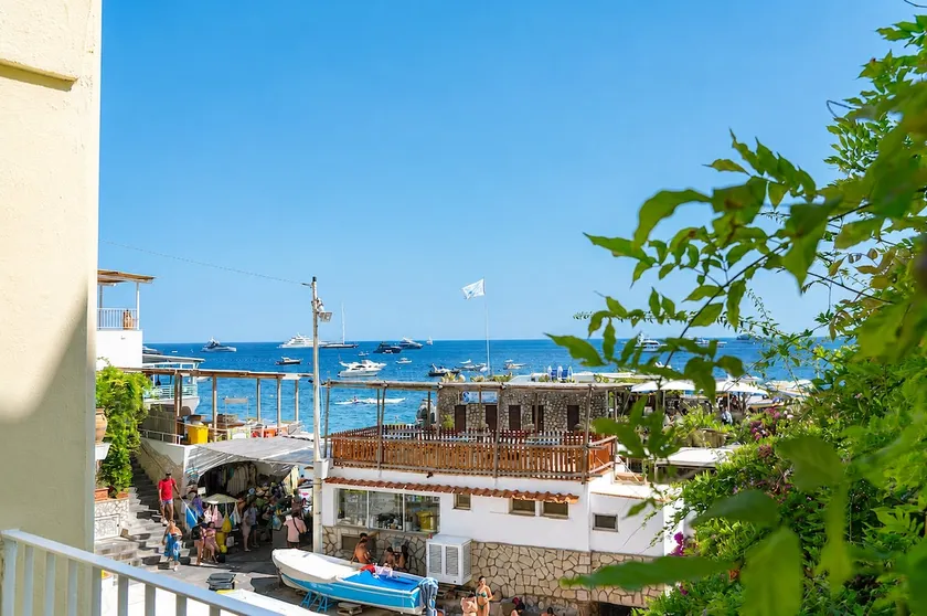 Dolce Vita Beach House stunning views by the sea - Image 1