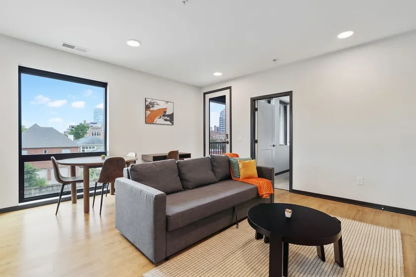 CozySuites Mass with lounge and roof deck #5 - Image 1