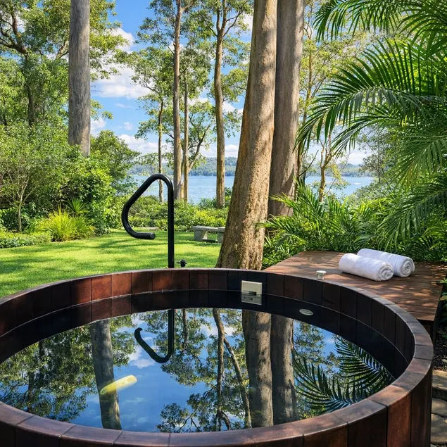 Garden Escape with Hot Tub and Stunning Water View - Image 1
